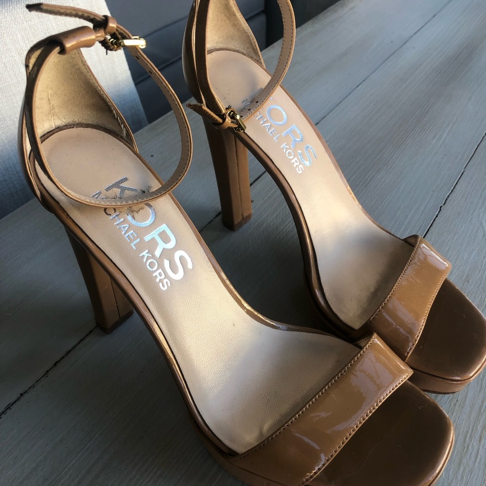 Michale Kors tan sandals